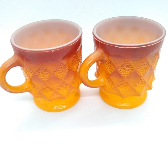 Two vintage Fire King Kimberly pattern mugs - Picture 1 of 9